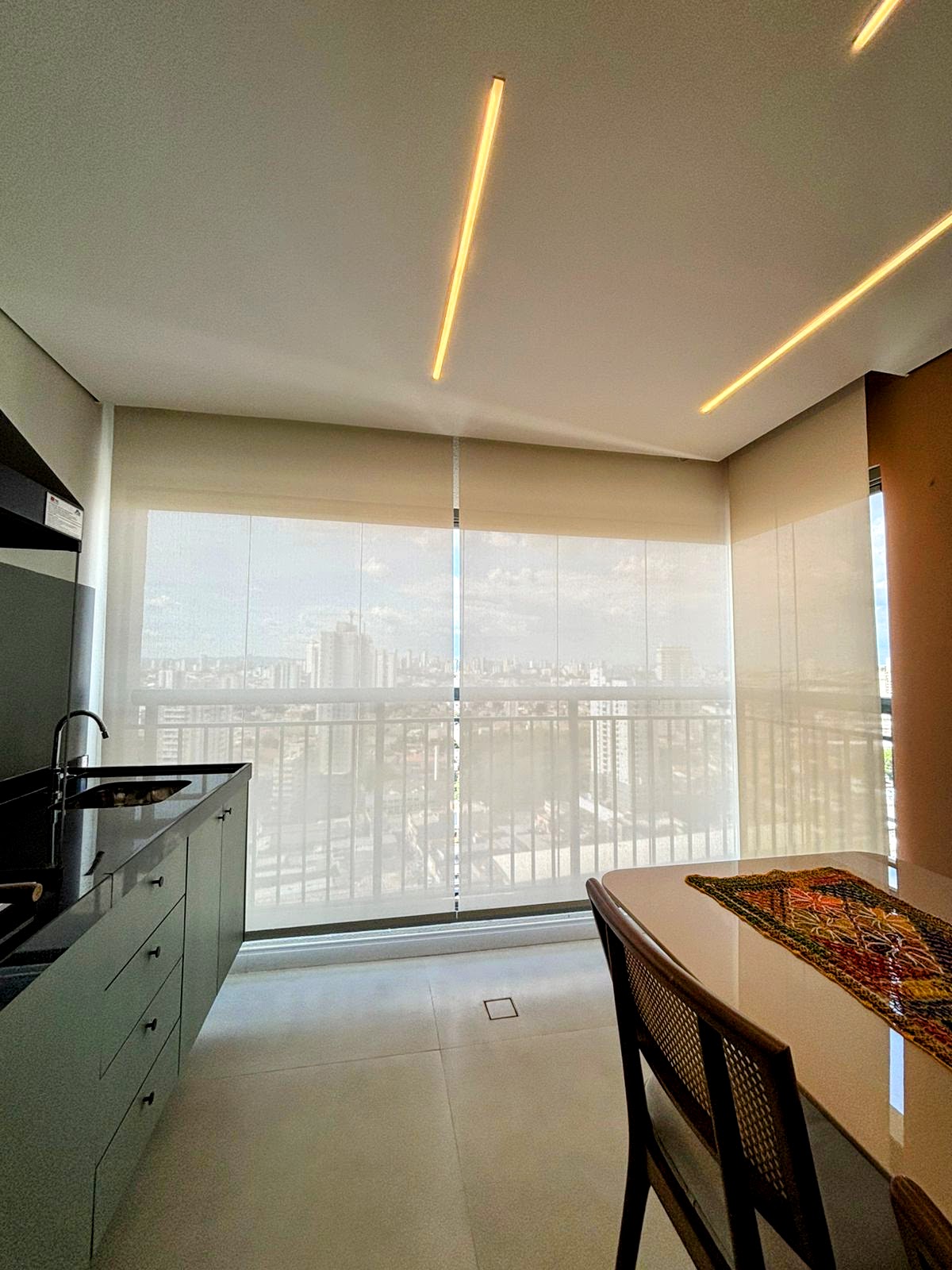 condominio dream view sky resort - persiana rolo screen 3p motorizada - depois